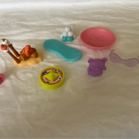 Littlest Pet Shop Winter Snow Fun Accessories Set - Picture 5 of 15